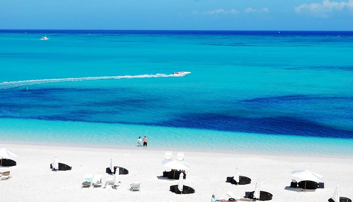 Pantai Grace Bay